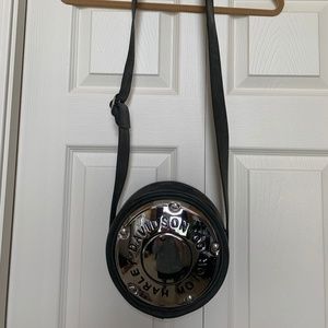 Shoulder/Crossbody purse with Primary cover